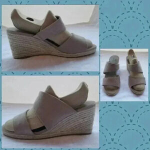 Susina wedge sandals size 8.5